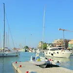 Near Urbino & Beaches Apartament *