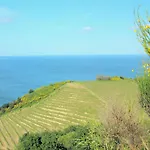 Near Urbino & Beaches Apartament *