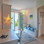 Near Urbino & Beaches Apartament