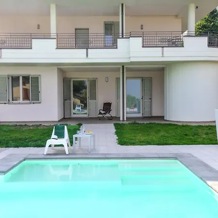 Near Urbino & Beaches * 塔武利亚