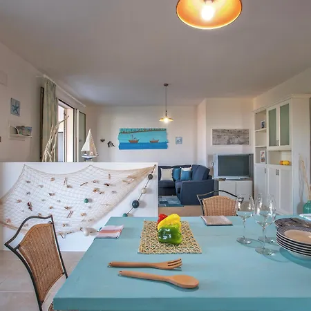 Near Urbino & Beaches 塔武利亚