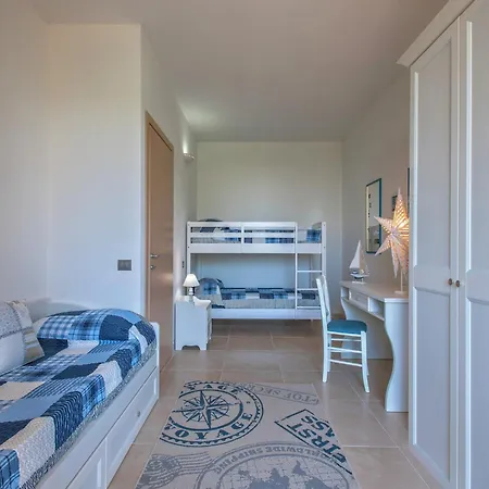 Near Urbino & Beaches * 塔武利亚